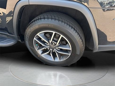 Used 2022 Jeep Grand Cherokee Limited w/ Trailer Tow Group IV image 16