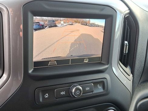 Used 2022 Chevrolet Silverado 1500 Custom image 18