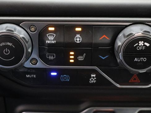 Used 2023 Jeep Wrangler Unlimited w/ Cold Weather Group image 24