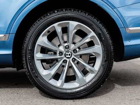Used 2022 Bentley Bentayga image 7