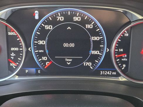 Used 2023 Chevrolet Traverse Premier FWD image 23