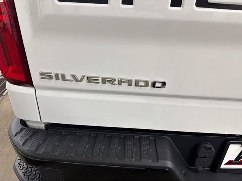 Used 2019 Chevrolet Silverado 1500 Custom Trail Boss w/ Custom Convenience Package image 15