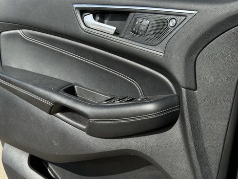 Used 2021 Ford Edge Titanium FWD image 24