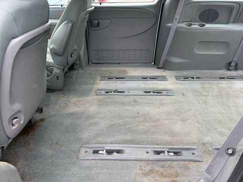 Used 2007 Dodge Caravan SE w/ Popular Equipment Group I FWD image 12