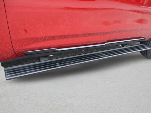 Certified 2026 Cadillac Escalade ESV Platinum Sport w/ LPO, Floor Liner Package AWD/4WD image 33