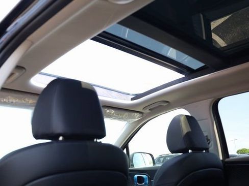 New 2025 Kia Sorento S w/ Panoramic Sunroof Package image 24