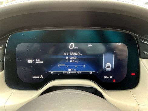 Used 2023 Maserati Grecale Modena AWD/4WD image 13