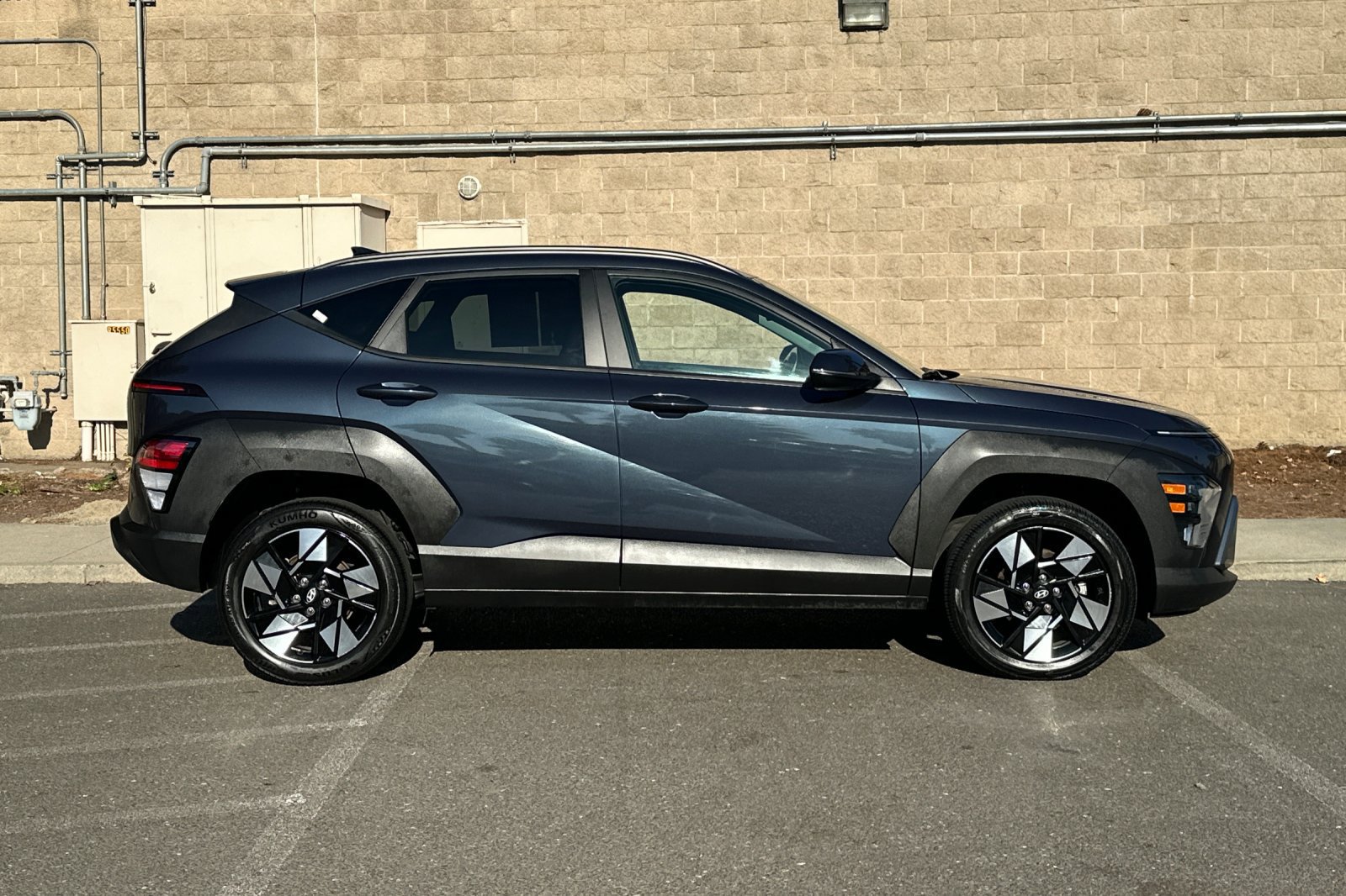 Used 2025 Hyundai Kona SEL AWD/4WD image 2