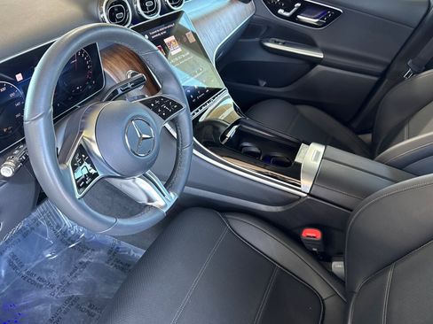 Used 2025 Mercedes-Benz GLC 350e 4MATIC image 4