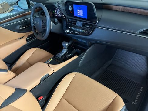 Certified 2024 Lexus ES 300h w/ Premium Package FWD image 15