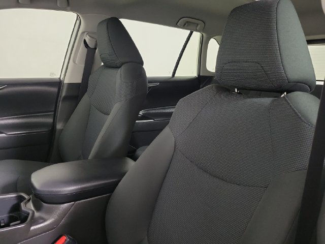 Used 2025 Toyota RAV4 LE FWD image 21