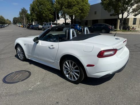 Used 2017 FIAT 124 Spider Lusso RWD image 12