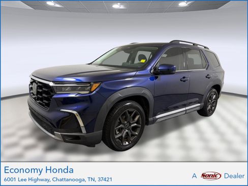 Certified 2024 Honda Pilot Touring image 1