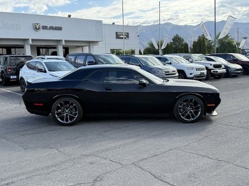 Used 2023 Dodge Challenger R/T w/ T/A Package image 5