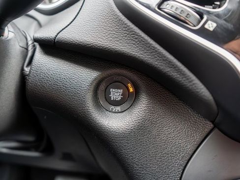 Used 2022 Jeep Cherokee Limited image 26