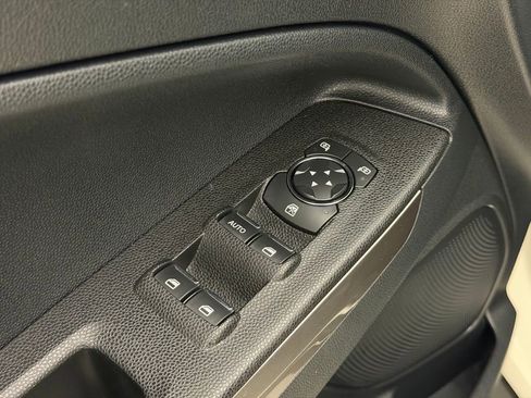 Used 2019 Ford EcoSport SES image 2