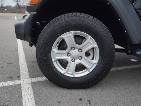 Used 2022 Jeep Wrangler Unlimited Sport image 11