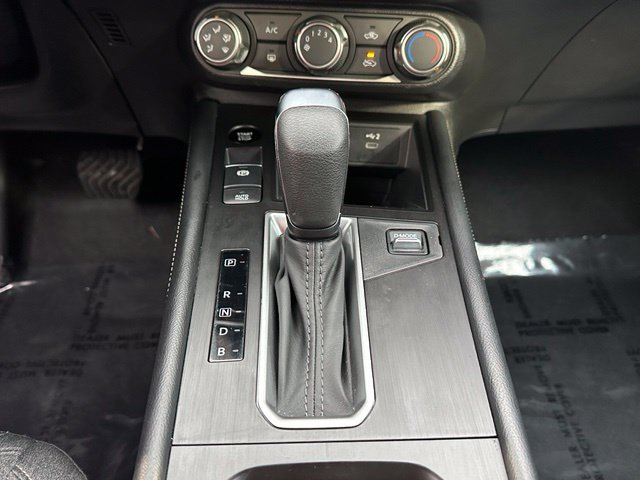 Certified 2025 Nissan Kicks SV AWD/4WD image 34