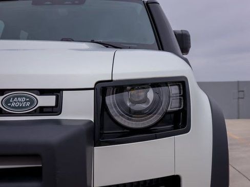 Used 2024 Land Rover Defender 110 S image 7
