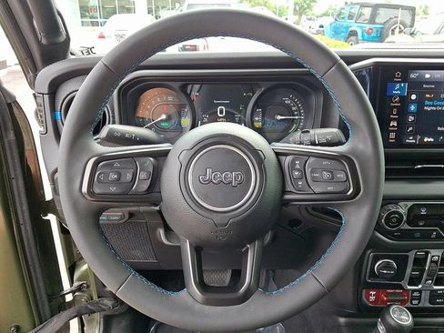 Used 2024 Jeep Wrangler Unlimited Rubicon 4xe AWD/4WD image 18
