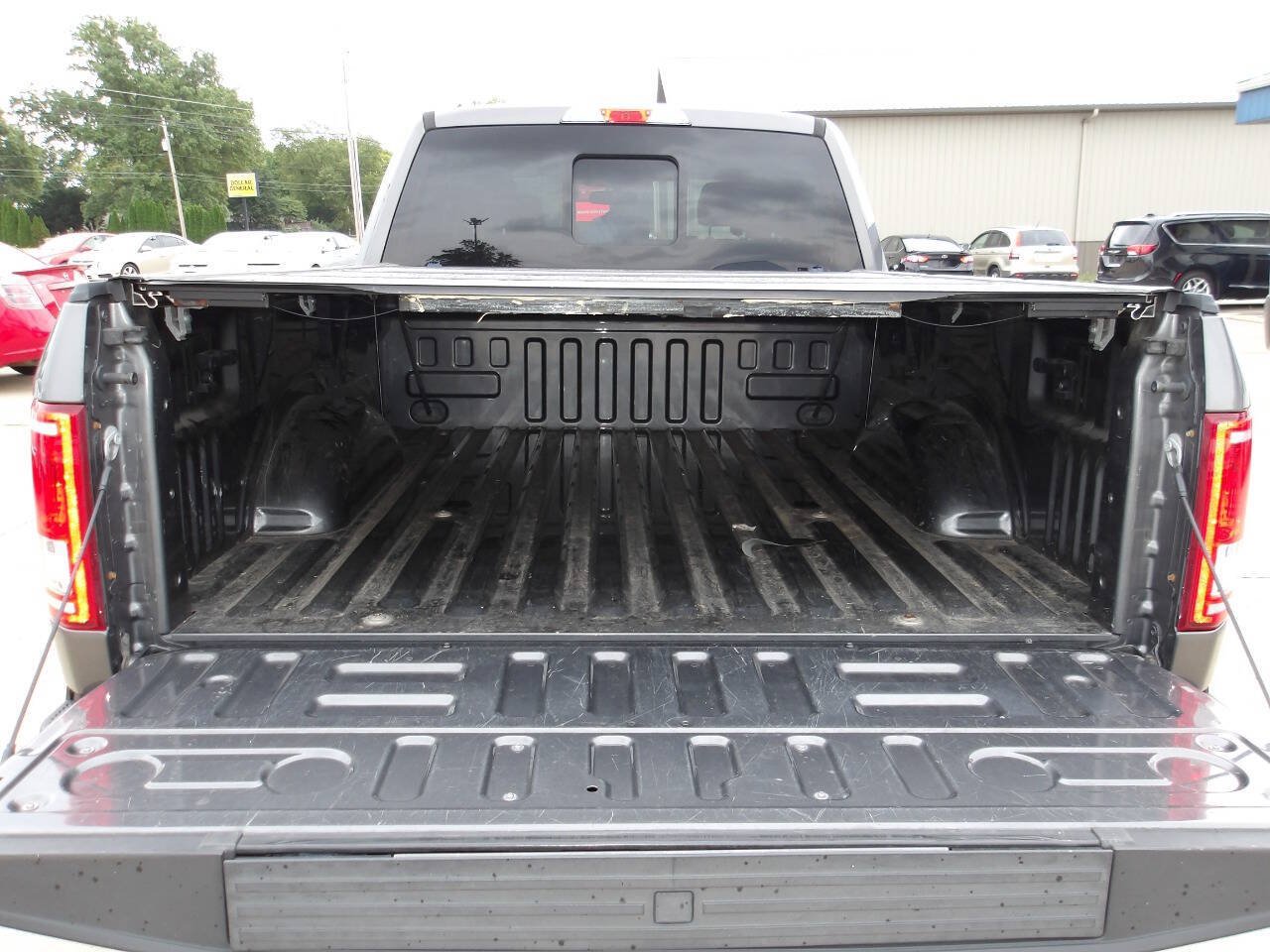 Used 2015 Ford F150 XLT w/ Equipment Group 302A Luxury AWD/4WD image 28