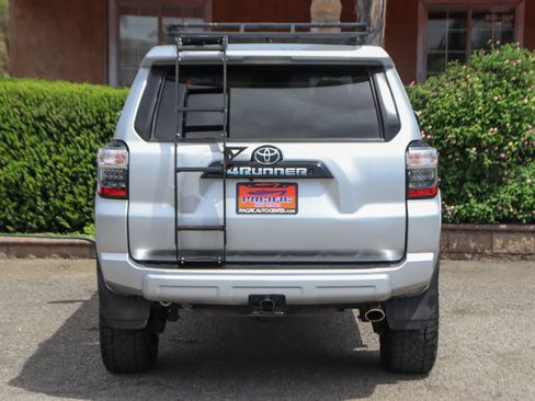 Used 2020 Toyota 4Runner TRD Off-Road AWD/4WD image 8