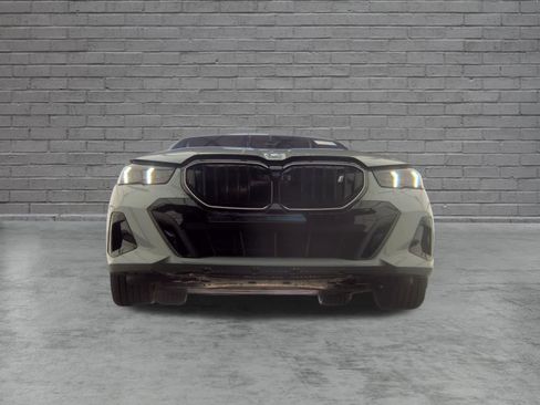 Used 2026 BMW i5 eDrive40 AWD/4WD image 2