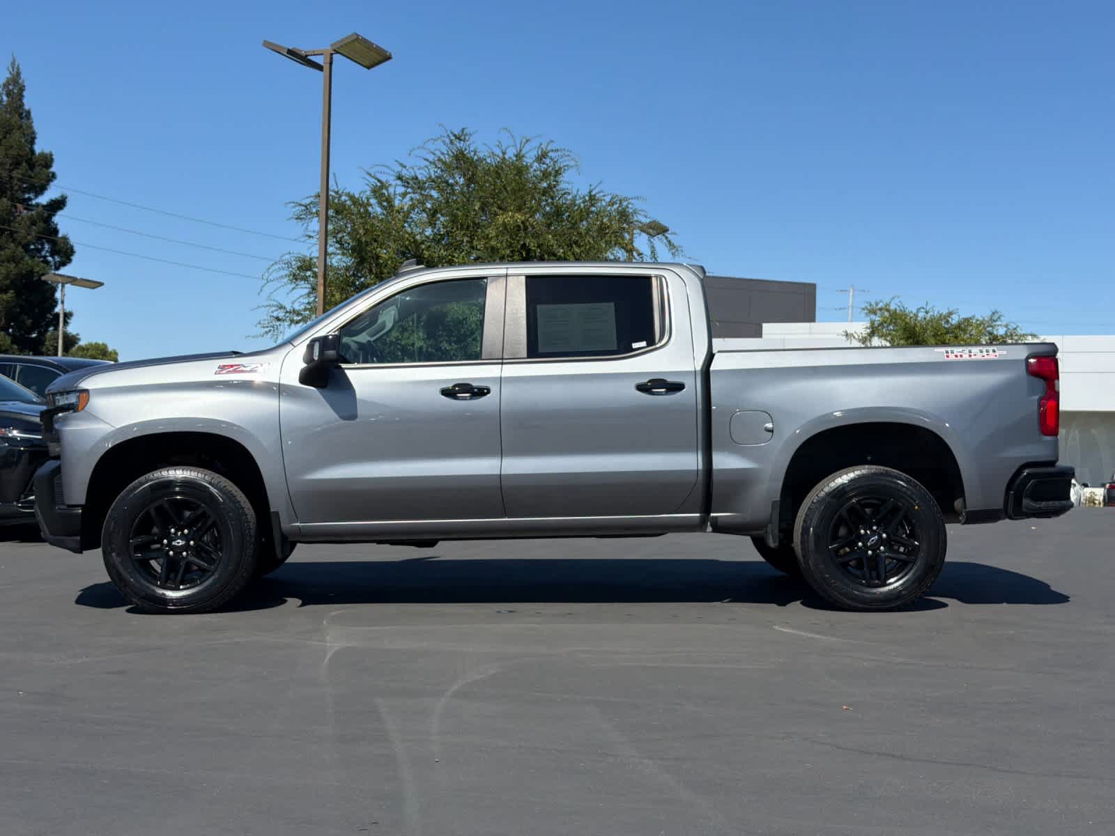 Used 2022 Chevrolet Silverado 1500 LT Trail Boss w/ LT Trail Boss Premium Package AWD/4WD image 9