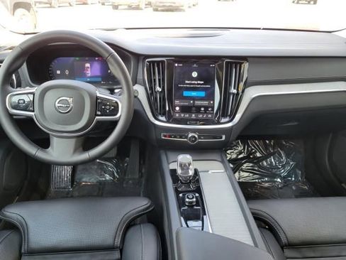 Used 2024 Volvo V60 B5 Cross Country Ultimate AWD/4WD image 16