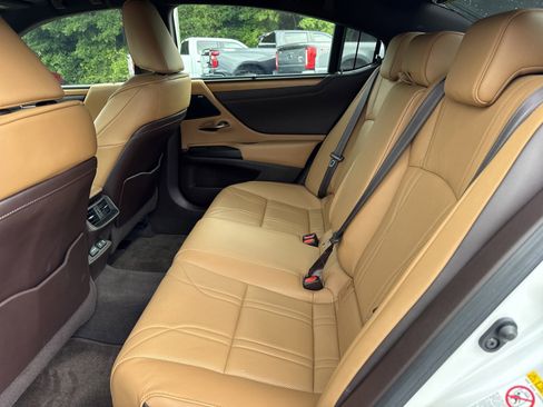 Used 2019 Lexus ES 350 Ultra Luxury FWD image 14