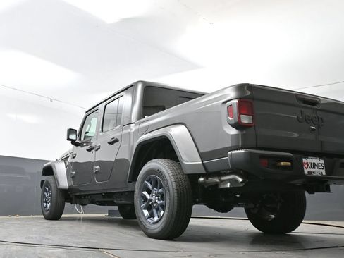 New 2026 Jeep Gladiator Sport AWD/4WD image 42