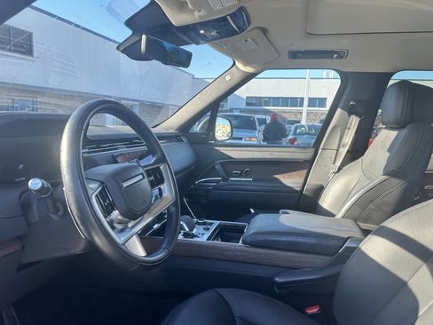 Used 2023 Land Rover Range Rover SE image 13