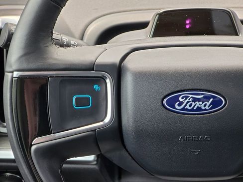 Used 2025 Ford Expedition Platinum AWD/4WD image 17