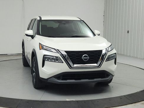 Used 2022 Nissan Rogue SV FWD image 3