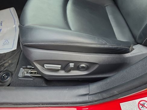 Used 2020 Toyota Prius Prime XLE image 17