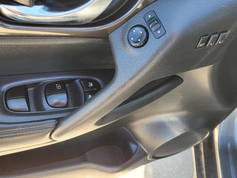 Used 2018 Nissan Rogue SV w/ Sun & Sound Touring Package image 20