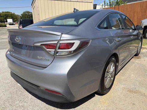 Used 2016 Hyundai Sonata SE FWD image 3