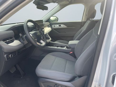 Used 2025 Ford Explorer Active image 10