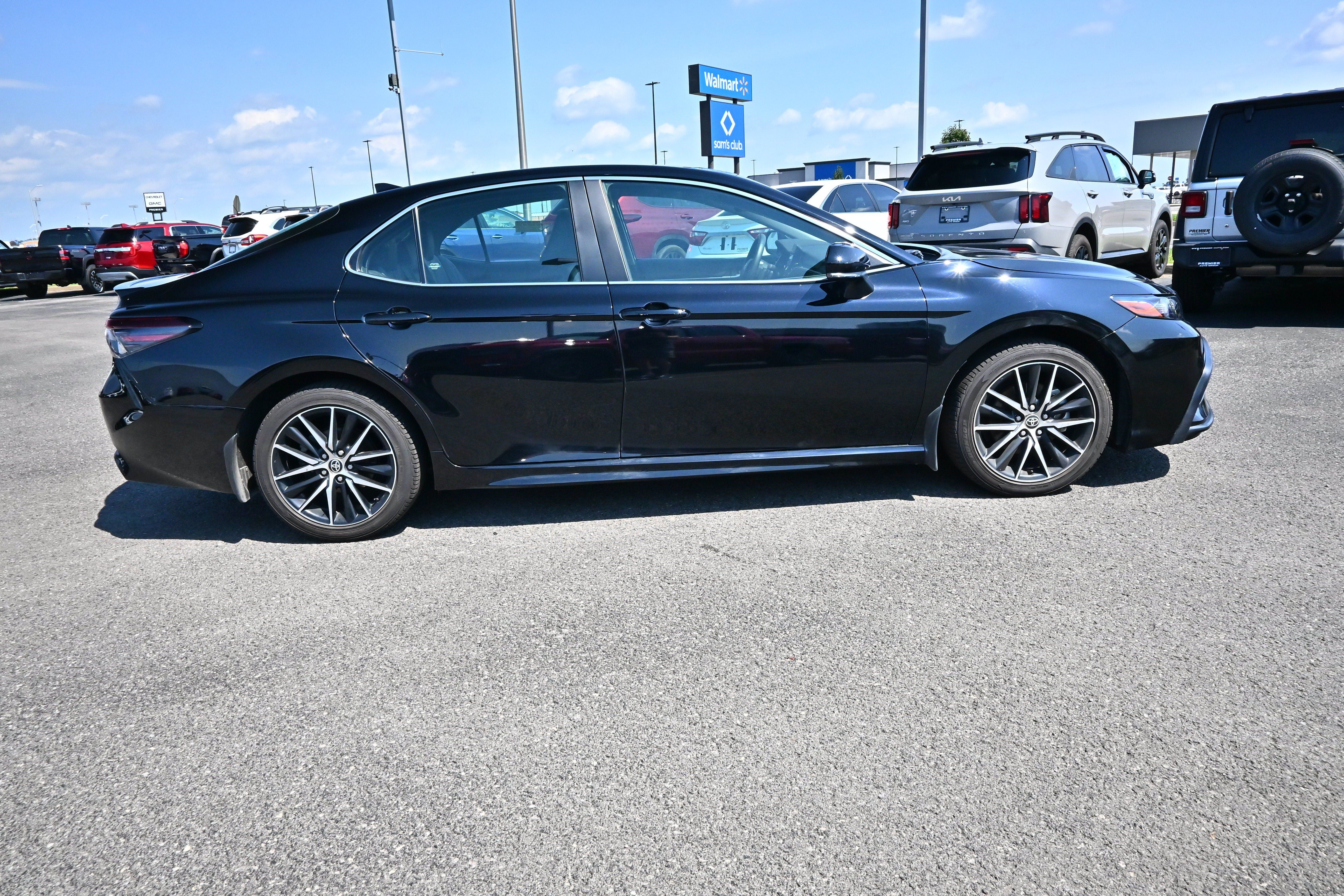 Used 2024 Toyota Camry SE w/ Convenience Package FWD image 5
