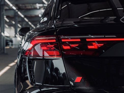 New 2025 Audi RS Q8 performance image 4