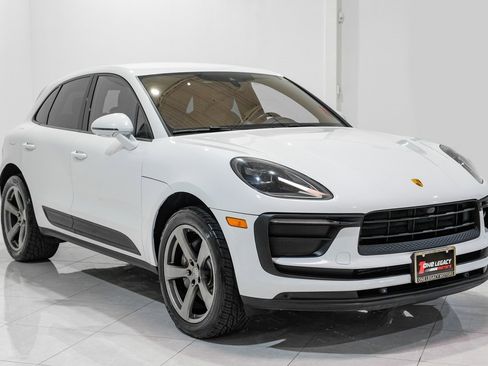 Used 2022 Porsche Macan image 3