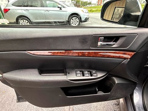 Used 2014 Subaru Legacy 2.5i Limited image 17