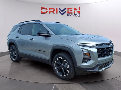 New 2026 Chevrolet Equinox RS w/ Convenience Package III FWD image 7