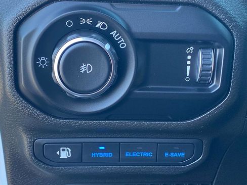 Used 2023 Jeep Wrangler Unlimited w/ Cold Weather Group image 13