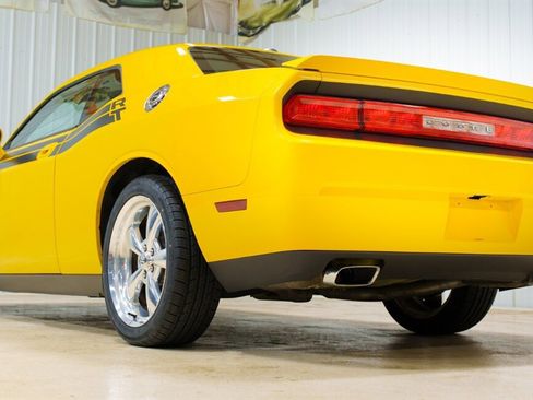 Used 2010 Dodge Challenger R/T image 5