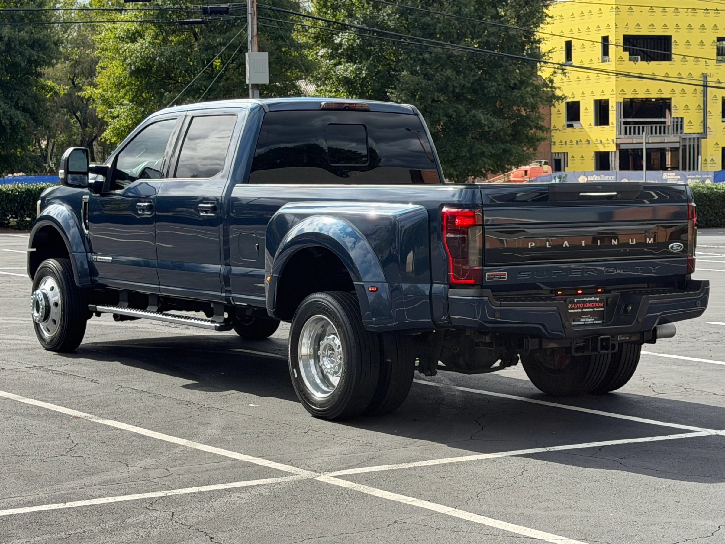 Used 2017 Ford F450 Lariat w/ Lariat Ultimate Package AWD/4WD image 8
