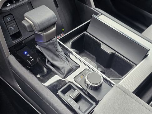 Used 2025 Toyota Sequoia Limited image 16