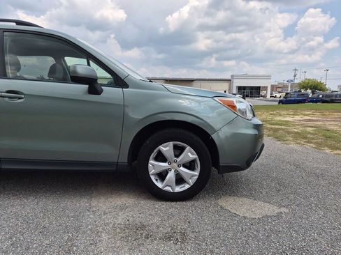 Used 2014 Subaru Forester 2.5i Premium w/ All-Weather Package AWD/4WD image 11
