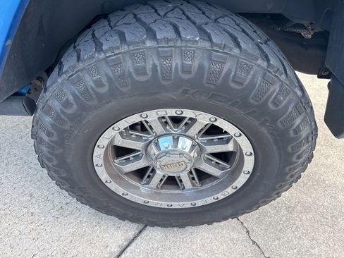 Used 2014 Jeep Wrangler Unlimited Freedom Edition image 25