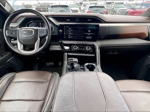 Used 2024 GMC Sierra 1500 Denali RWD image 7